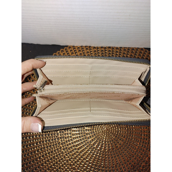 Andrew Marc New York Wallet - Picture 5 of 8